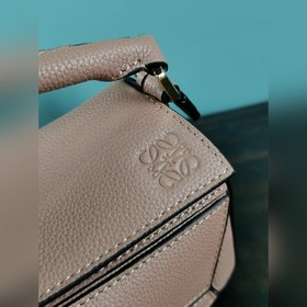 Сумка через плечо Loewe Сумка практически не весит, очень практич