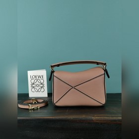 Сумка через плечо Loewe Сумка практически не весит, очень практич