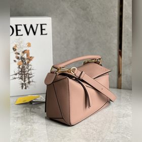 Luo Yiwai Новый член семейства Lychee Skin 2022 в цвете розового