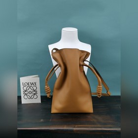 Luo Yiwai Маленькая сумка из кожи наппа С плечевым ремнем и шнур