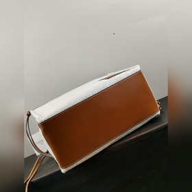 Loewe Маленькая сумка Anagram из жаккардового полотна и кожи быч