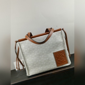 Loewe Маленькая сумка Anagram из жаккардового полотна и кожи быч