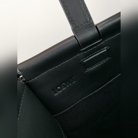 Loewe Большая сумка Anagram из жаккардового полотна и кожи бычка