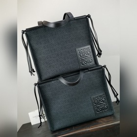 Loewe Большая сумка Anagram из жаккардового полотна и кожи бычка