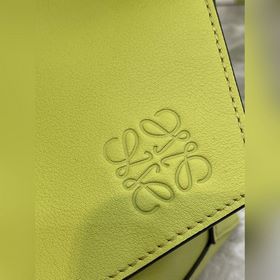 Luo Yiwai Артикул： 10275 Сумка под мышку Незаменимый аксессуар д