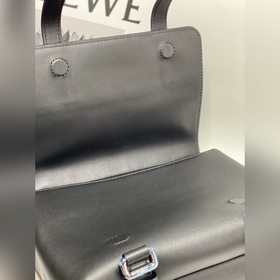 Luigi Loewe Новая сумка XS Mailman 2022 года A74 черный Класси