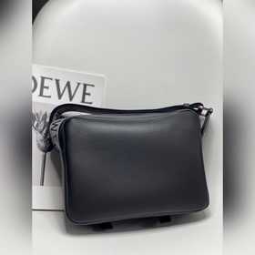 Luigi Loewe Новая сумка XS Mailman 2022 года A74 черный Класси
