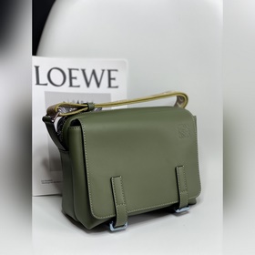 Luigi Loewe Новая сумка XS Mailman 2022 года Модель A74, зелены