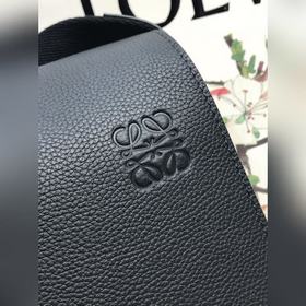 Luo Yiwai Почтовая сумка Модель： 11360 (цвет «личи») Изготовлена