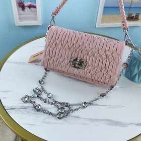 Miumiu &nbsp;сумка через плечо Светло-розовый Артикул： 5BH01