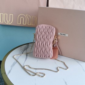 Miumiu  Светло-розовый номер модели： 5BP066 Новая модель сумки д