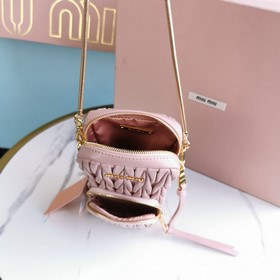 Miumiu  Светло-розовый номер модели： 5BP066 Новая модель сумки д