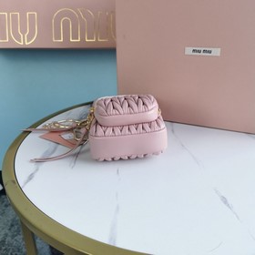 Miumiu  Светло-розовый номер модели： 5BP066 Новая модель сумки д