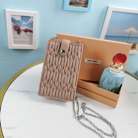 Miumiu сумка с цепочкой Номер модели в телесном цвете： 5ZH079, 