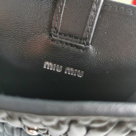 Miumiu  Черный номер модели： 5ZH079, новая версия сумки для моби