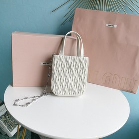 Miumiu &nbsp;Новейшая сумка-тоут, модель： 5BA220. Классически