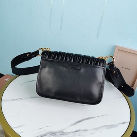 Miumiu Новая сумка-бокс, модель： 5BD161, классический узор. Изгот