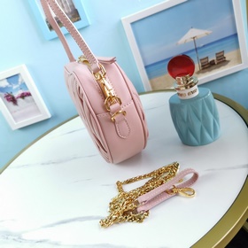 Сумка Miumiu через плечо Новая сумка в форме сердца, артикул： 5BH