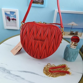 Сумка Miumiu через плечо Новая сумка в форме сердца, артикул： 5B