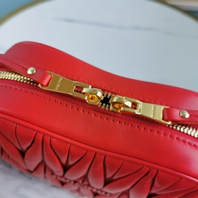 Сумка Miumiu через плечо Новая сумка в форме сердца, артикул： 5B