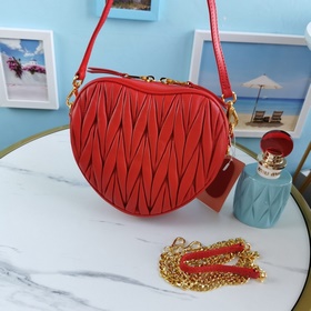 Сумка Miumiu через плечо Новая сумка в форме сердца, артикул： 5B
