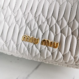 Miumiu Улучшенная версия, цепочка из 9K стеклянных кристаллов, бе