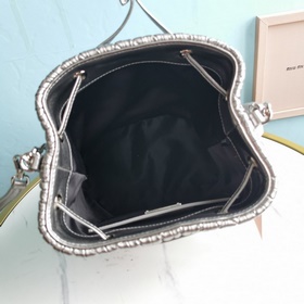 Miumiu Улучшенная версия с цепочкой из 9K стеклянных кристаллов,