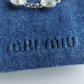Miumiu Новая сумка под мышку, ограниченная серия в сотрудничестве