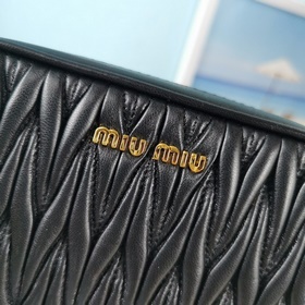 Miumiu Новейшая модель поясной сумки, артикул： 5BL005, классическ