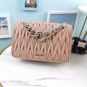 Miumiu &nbsp; Сумка с цепочкой Модель： 5BD015 Последний сезон