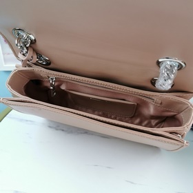 Miumiu &nbsp; Сумка с цепочкой Модель： 5BD015 Последний сезон