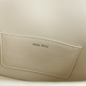 Miumiu &nbsp; Новая сумка из мягкой кожи, модель： 5BP065. Кла