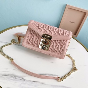 Miumiu Новая модель сумки с цепочкой, изготовлена из высококачест