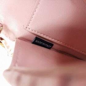 Miumiu Новая модель сумки с цепочкой, изготовлена из высококачест