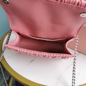 Miumiu &nbsp; Сумка с цепочкой Цвет： вишневый, номер модели： 