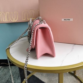Miumiu &nbsp; Сумка с цепочкой Цвет： вишневый, номер модели： 