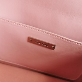 Miumiu &nbsp;сумка с цепочкой Светло-розовый Артикул： 5BD084