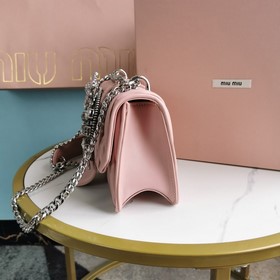 Miumiu &nbsp;сумка с цепочкой Светло-розовый Артикул： 5BD084