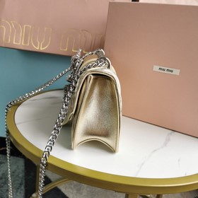 Miumiu &nbsp;сумка с цепочкой Светло-золотистый Артикул： 5BD