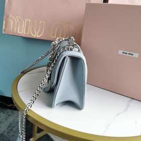 Miumiu &nbsp;сумка с цепочкой Цвет： синий, артикул： 5BD084 .