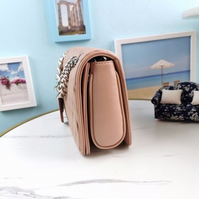 Miumiu Новая сумка с цепочкой, модель： 5BD015 Импортная нежная ов