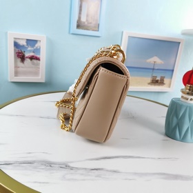 Miumiu Новая модель сумки через плечо с цепочкой, артикул： 5BD140
