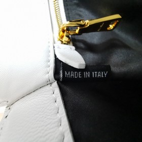 Miumiu Новая модель сумки через плечо с цепочкой, артикул： 5BD140