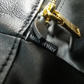 Miumiu Новая модель сумки через плечо с цепочкой, артикул： 5BD140