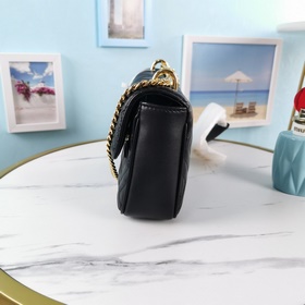 Miumiu Новая модель сумки через плечо с цепочкой, артикул： 5BD140