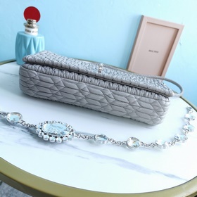 Miumiu Новая усовершенствованная версия цепочки с кристаллами, из