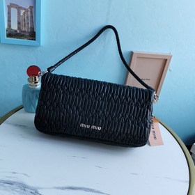 Miumiu Новая усовершенствованная версия цепочки с кристаллами, эк