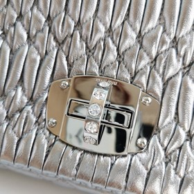 Miumiu Новая усовершенствованная версия цепочки с кристаллами, эк