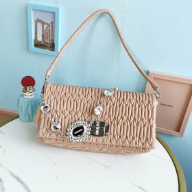 Miumiu Новая усовершенствованная версия цепочки с кристаллами, эк