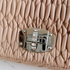Miumiu Новая усовершенствованная версия цепочки с кристаллами, эк